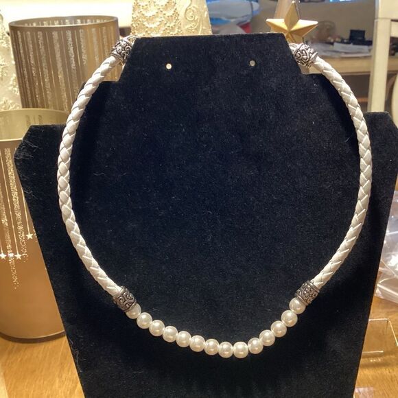 White Braided Faux Pearl Choker Necklace - Picture 2 of 5